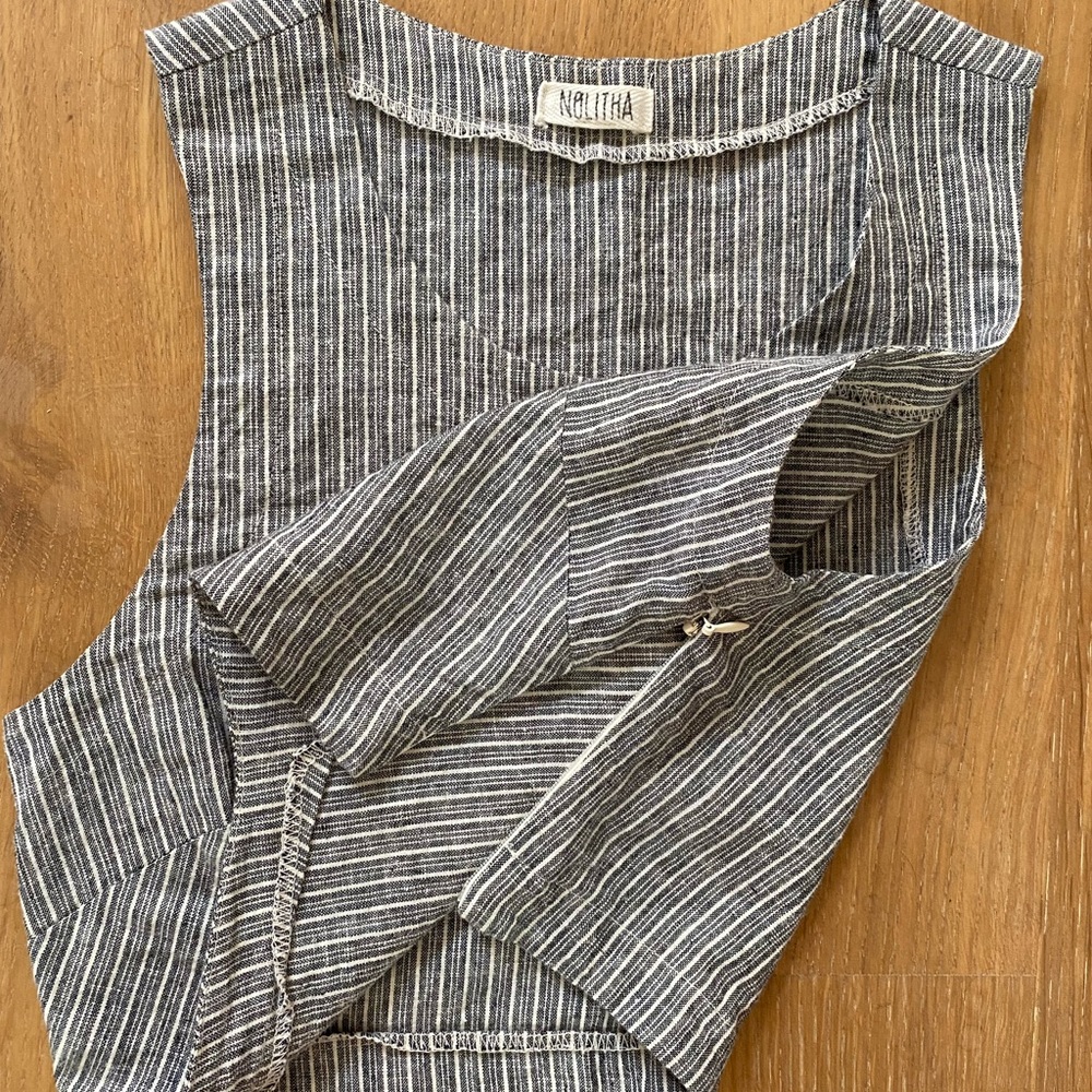 Nolitha UO Cropped Linen Top size S